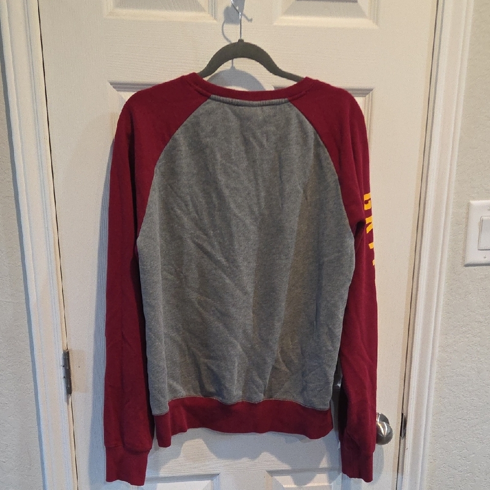 Universal Red and Gray Harry Potter Sweatshirt Sz L - Picture 5 of 7